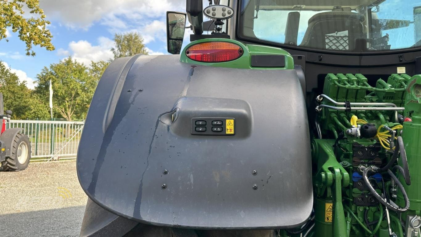 Traktor of the type John Deere 6R215, Gebrauchtmaschine in Aurich (Picture 27)