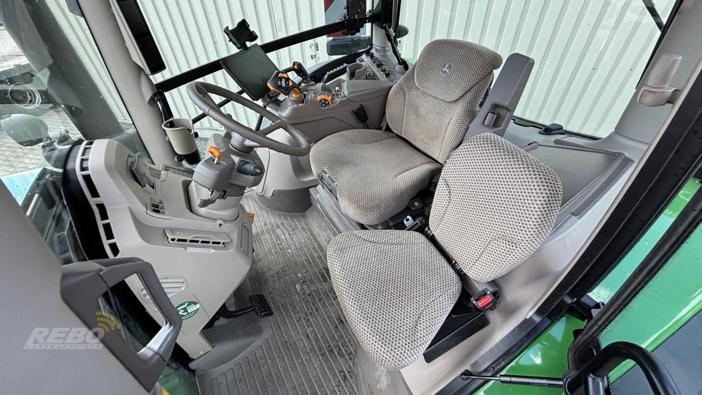 Traktor of the type John Deere 6R215, Gebrauchtmaschine in Aurich (Picture 29)