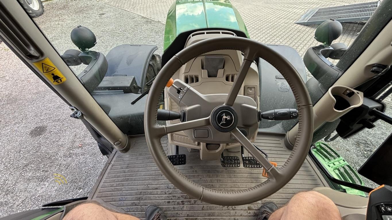 Traktor of the type John Deere 6R215, Gebrauchtmaschine in Aurich (Picture 30)