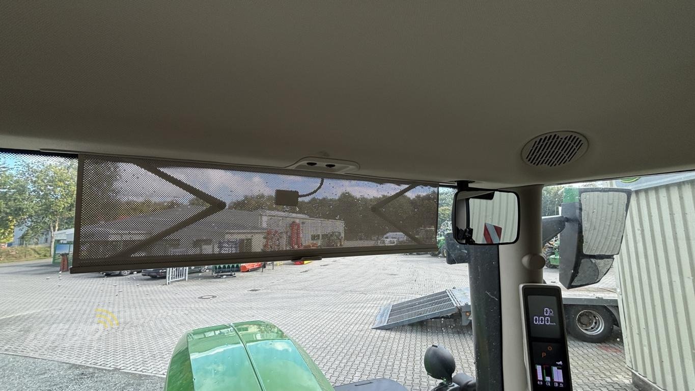 Traktor of the type John Deere 6R215, Gebrauchtmaschine in Aurich (Picture 31)