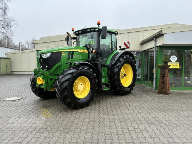 Traktor typu John Deere 6R215, Gebrauchtmaschine v Aurich
