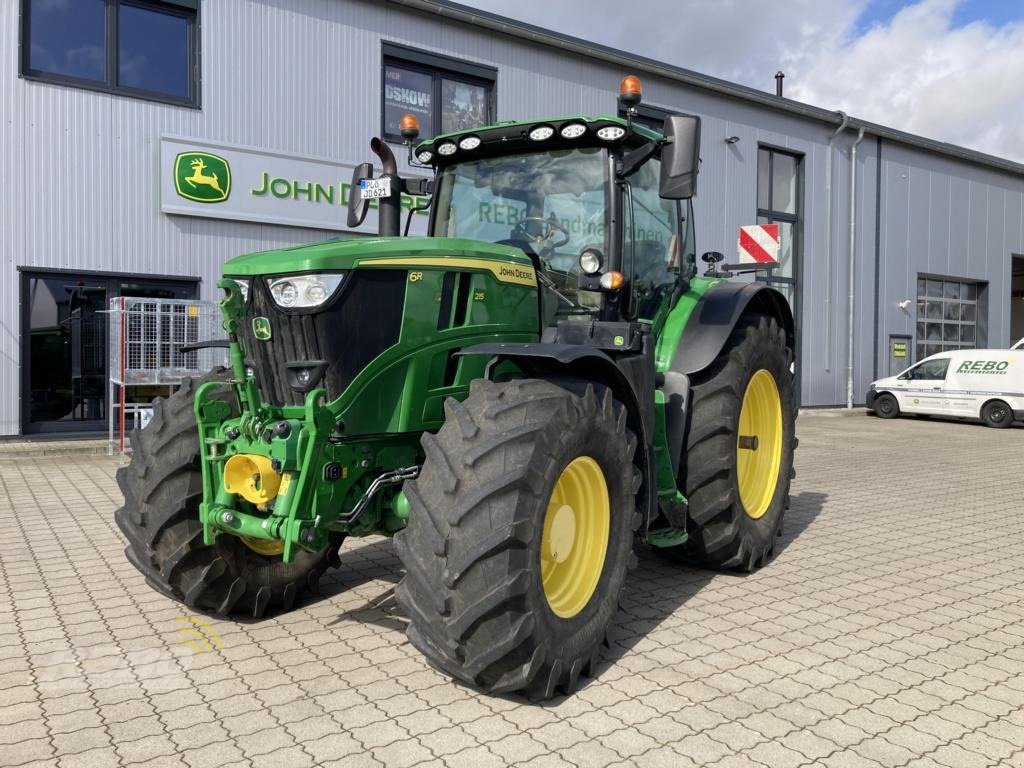 Traktor от тип John Deere 6R215, Gebrauchtmaschine в Lütjenburg (Снимка 1)