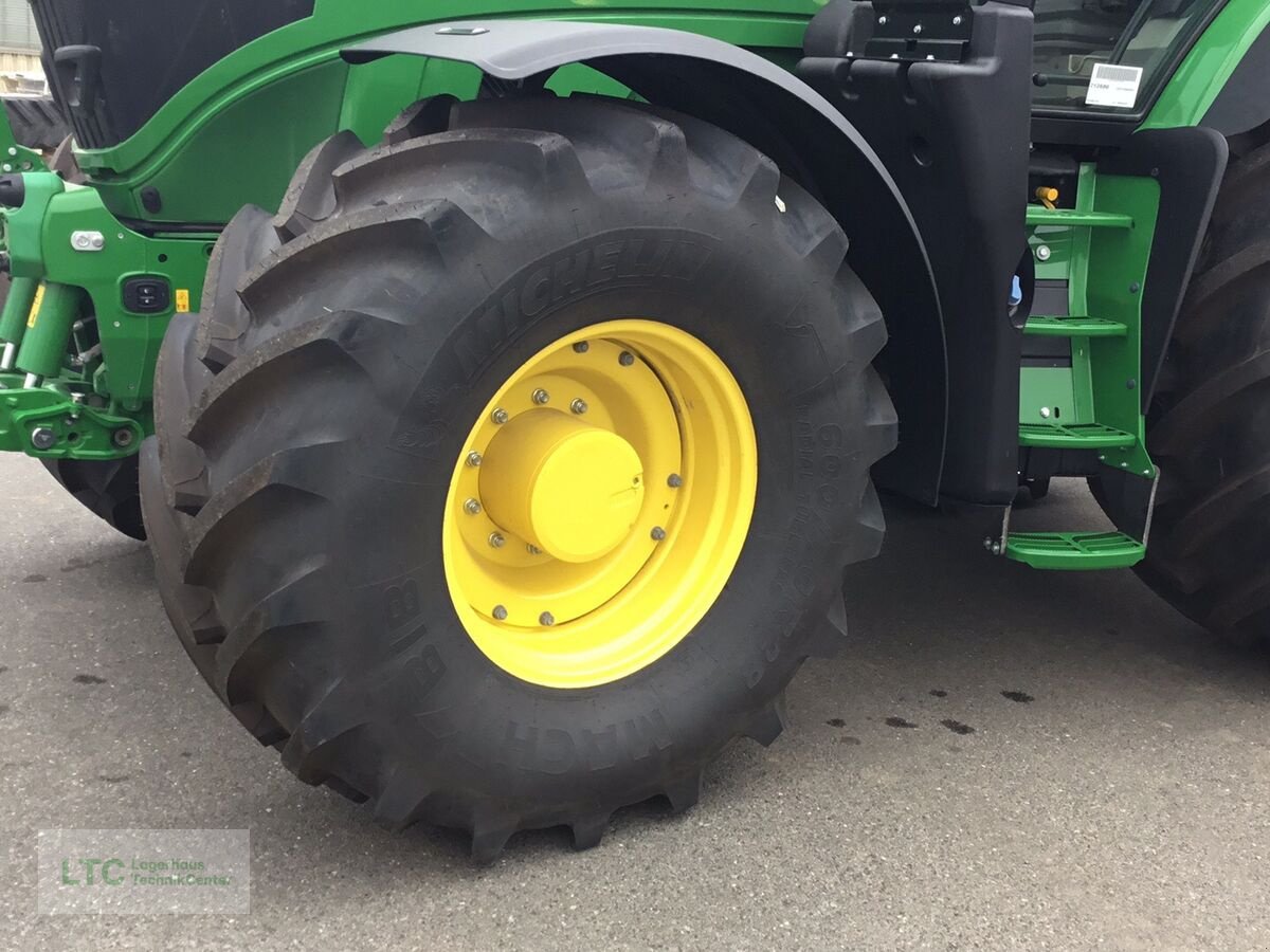 Traktor des Typs John Deere 6R215, Neumaschine in Korneuburg (Bild 19)