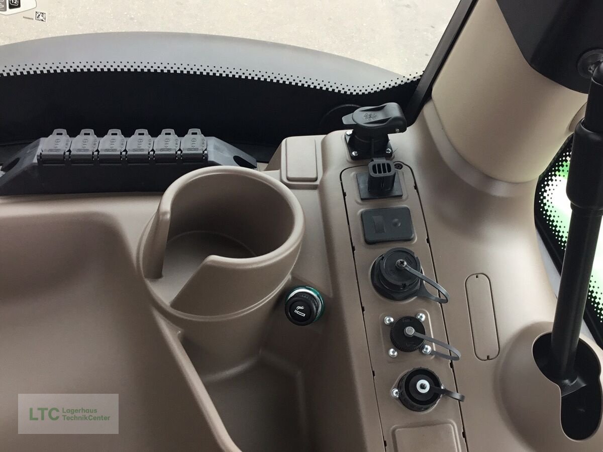 Traktor des Typs John Deere 6R215, Neumaschine in Korneuburg (Bild 20)