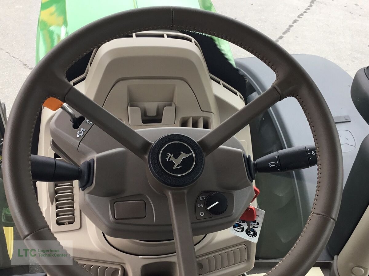 Traktor des Typs John Deere 6R215, Neumaschine in Korneuburg (Bild 11)