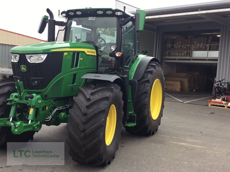 Traktor des Typs John Deere 6R215, Neumaschine in Korneuburg (Bild 1)
