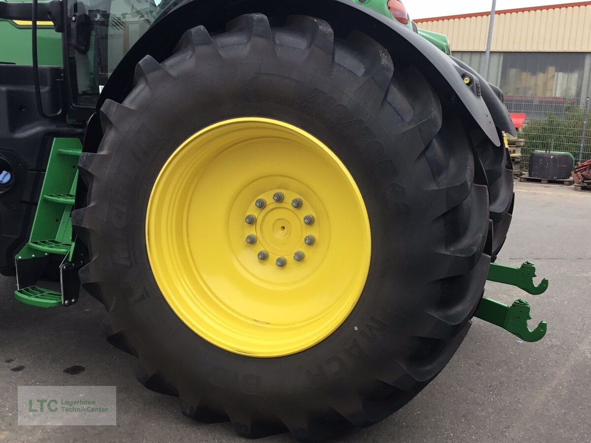 Traktor des Typs John Deere 6R215, Neumaschine in Korneuburg (Bild 18)