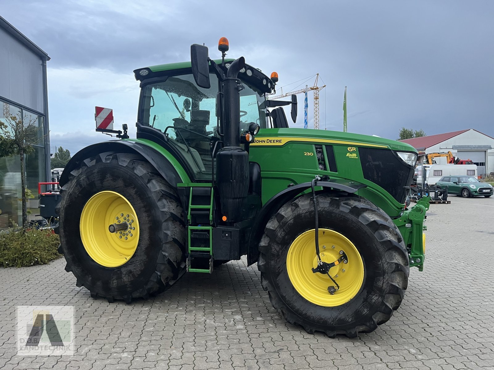 Traktor of the type John Deere 6R230 6R 230, Gebrauchtmaschine in Langweid am Lech (Picture 4)