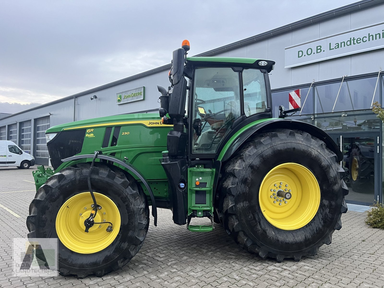 Traktor of the type John Deere 6R230 6R 230, Gebrauchtmaschine in Langweid am Lech (Picture 10)