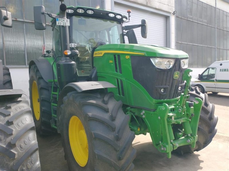 Traktor of the type John Deere 6R230 Ny model. Command Arm, Command Pro, Front lift, Ultimate Lys, CammandCenter 4600. Premium aktivering JD Link., Gebrauchtmaschine in Kolding (Picture 1)
