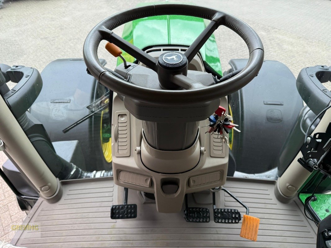 Traktor от тип John Deere 6R230, Neumaschine в Ahaus (Снимка 12)