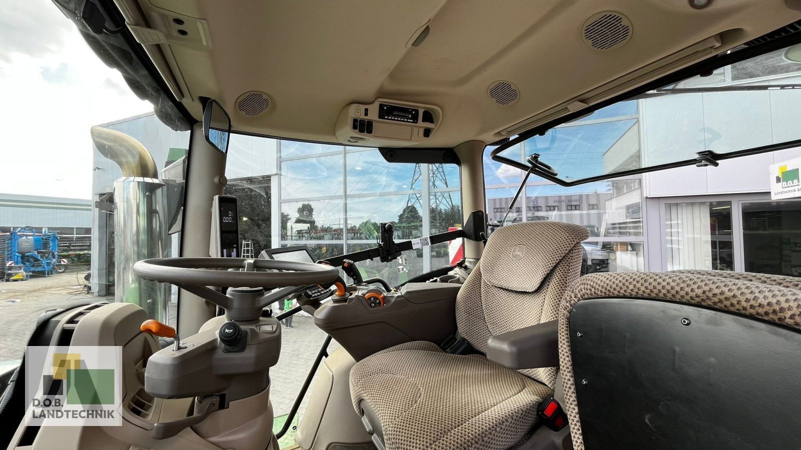 Traktor des Typs John Deere 6R250 6R 250 Reifendruckregelanlage; Garantieverlängerung, Gebrauchtmaschine in Lauterhofen (Bild 5)