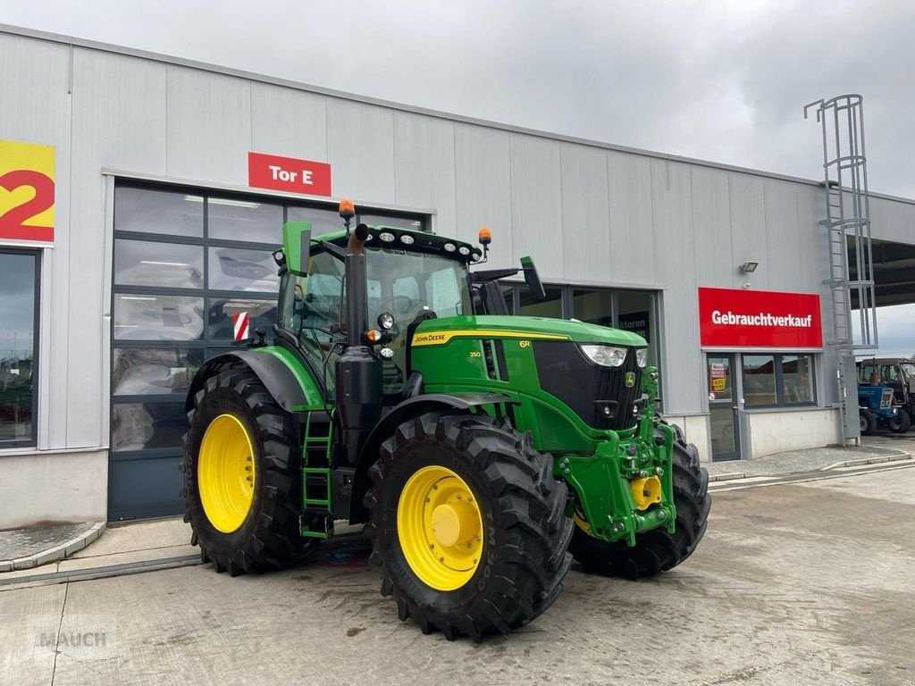Traktor типа John Deere 6R250 AUTOPOWR, Gebrauchtmaschine в Burgkirchen (Фотография 3)