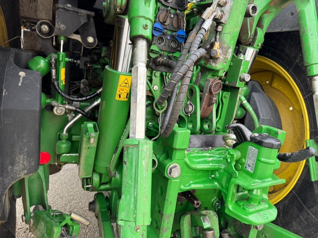 Traktor of the type John Deere 6R250 COMMANDPRO, Gebrauchtmaschine in GUERET (Picture 7)