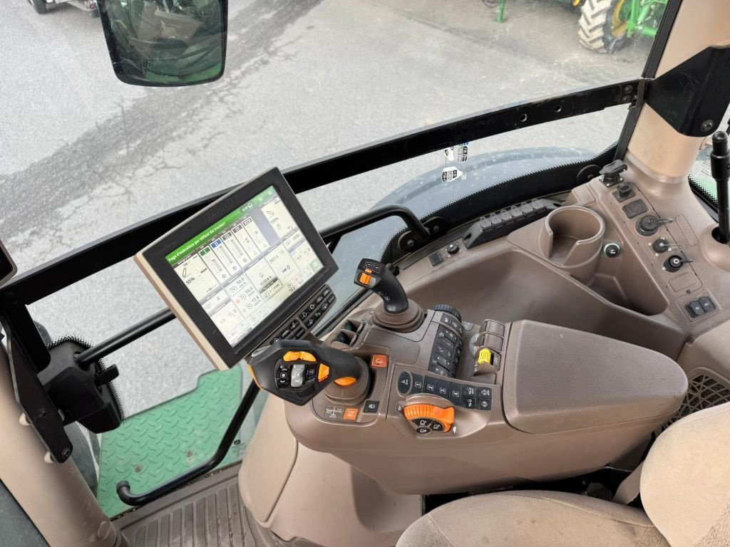 Traktor of the type John Deere 6R250 COMMANDPRO, Gebrauchtmaschine in GUERET (Picture 10)