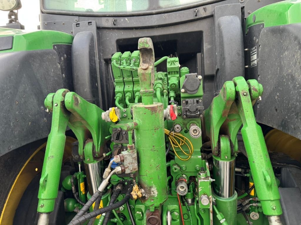 Traktor of the type John Deere 6R250 COMMANDPRO, Gebrauchtmaschine in GUERET (Picture 11)