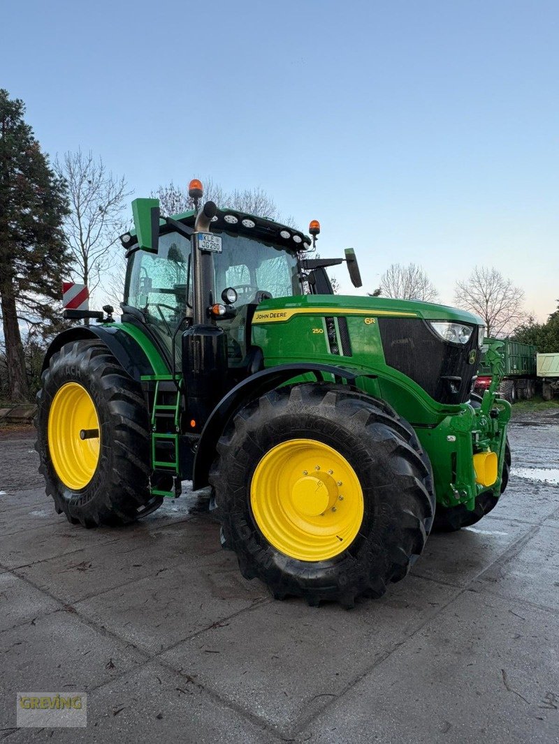 Traktor van het type John Deere 6R250 *Garantieverlängerung*, Gebrauchtmaschine in Ahaus (Foto 3)