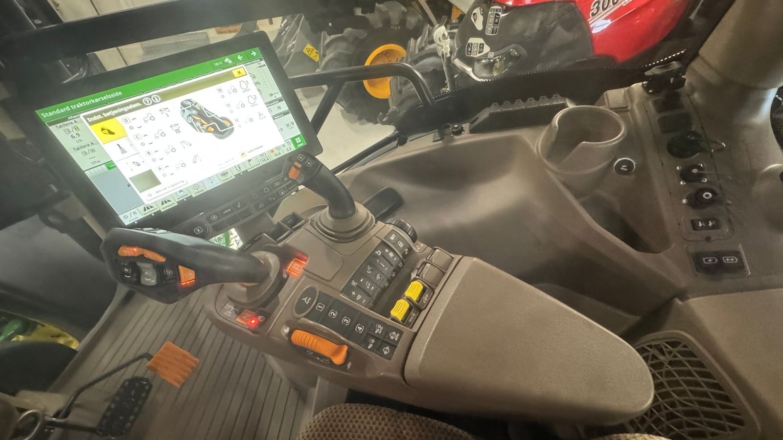 Traktor del tipo John Deere 6R250 KUN 1300 TIMER! GEN5 SKÆRM OG COMMANDPRO!, Gebrauchtmaschine In Nørager (Immagine 11)