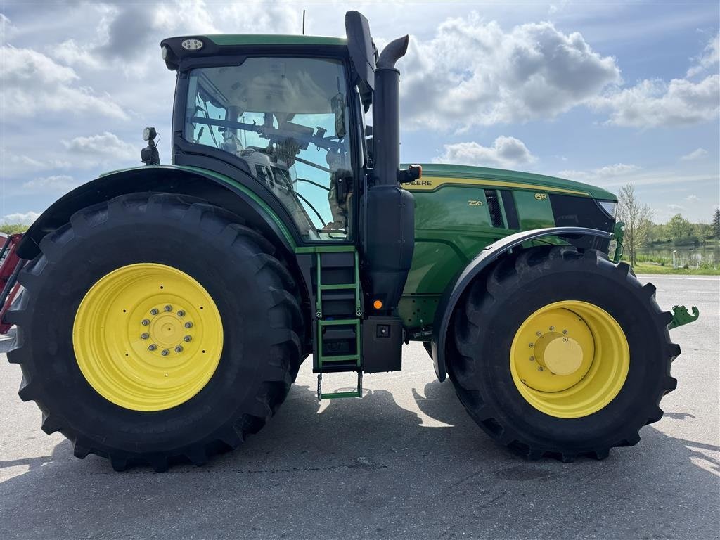 Traktor typu John Deere 6R250 KUN 1300 TIMER! MED FRONT PTO OG GEN5 SKÆRM!, Gebrauchtmaschine v Nørager (Obrázek 11)