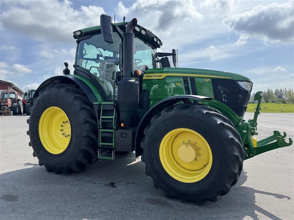 Traktor typu John Deere 6R250 KUN 1300 TIMER! MED FRONT PTO OG GEN5 SKÆRM!, Gebrauchtmaschine v Nørager (Obrázek 10)