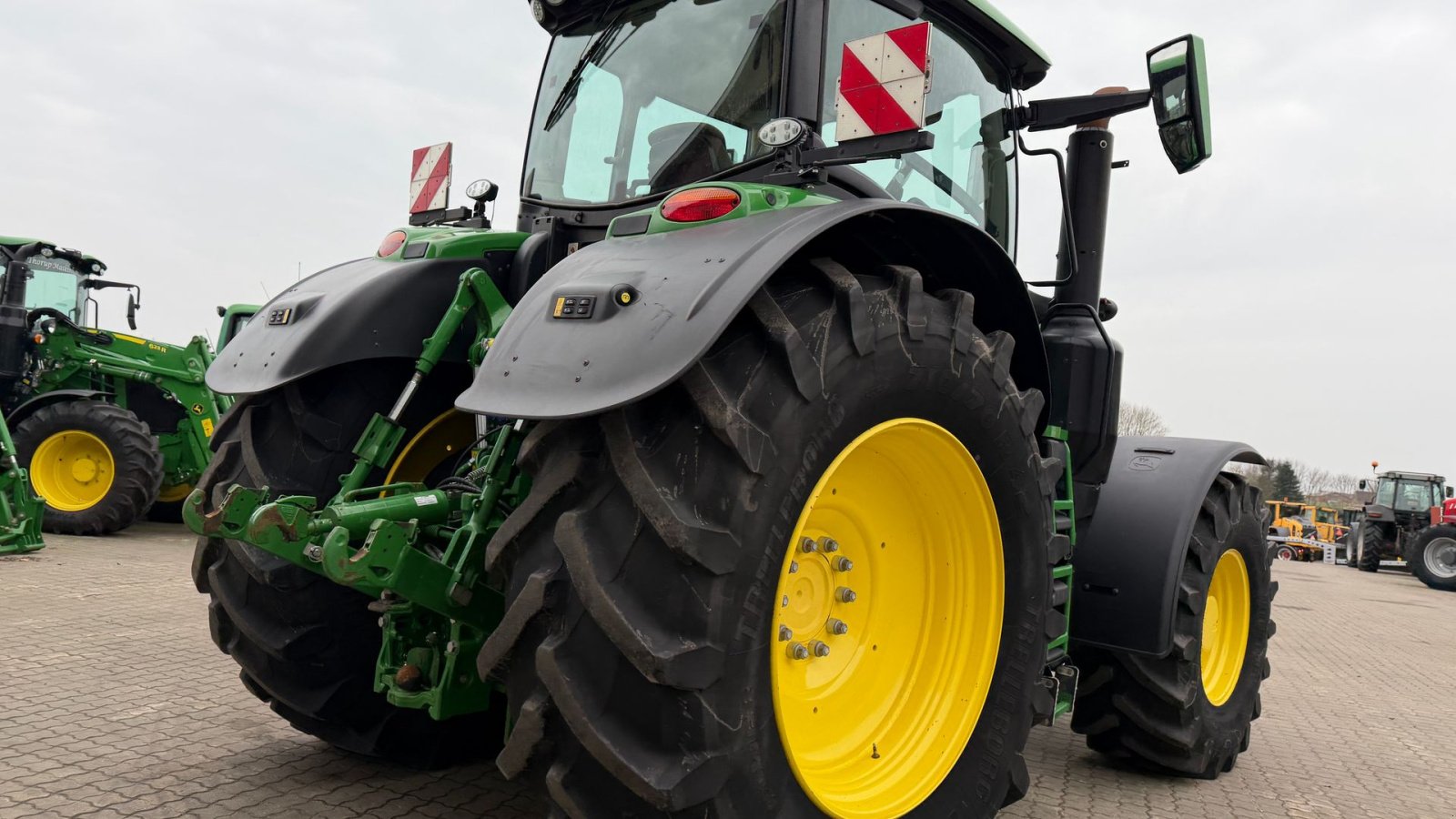 Traktor tip John Deere 6R250 KUN 2800 TIMER! MED FRONT PTO OG COMMANDPRO!, Gebrauchtmaschine in Nørager (Poză 13)
