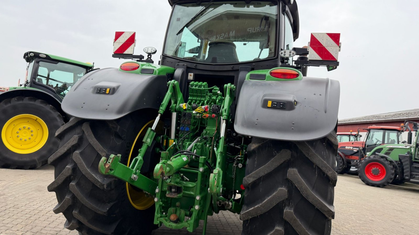 Traktor tip John Deere 6R250 KUN 2800 TIMER! MED FRONT PTO OG COMMANDPRO!, Gebrauchtmaschine in Nørager (Poză 14)