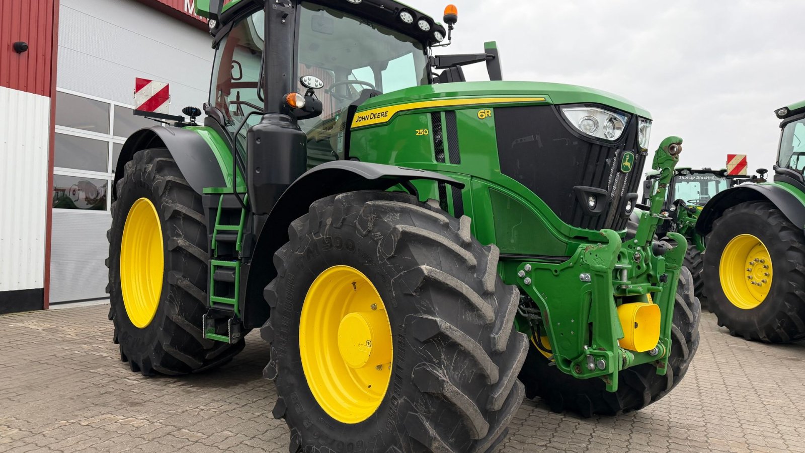 Traktor tip John Deere 6R250 KUN 2800 TIMER! MED FRONT PTO OG COMMANDPRO!, Gebrauchtmaschine in Nørager (Poză 8)