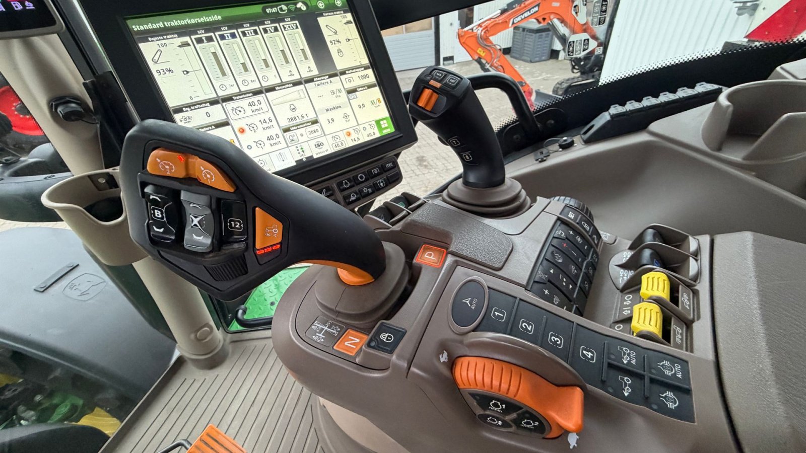 Traktor tip John Deere 6R250 KUN 2800 TIMER! MED FRONT PTO OG COMMANDPRO!, Gebrauchtmaschine in Nørager (Poză 18)