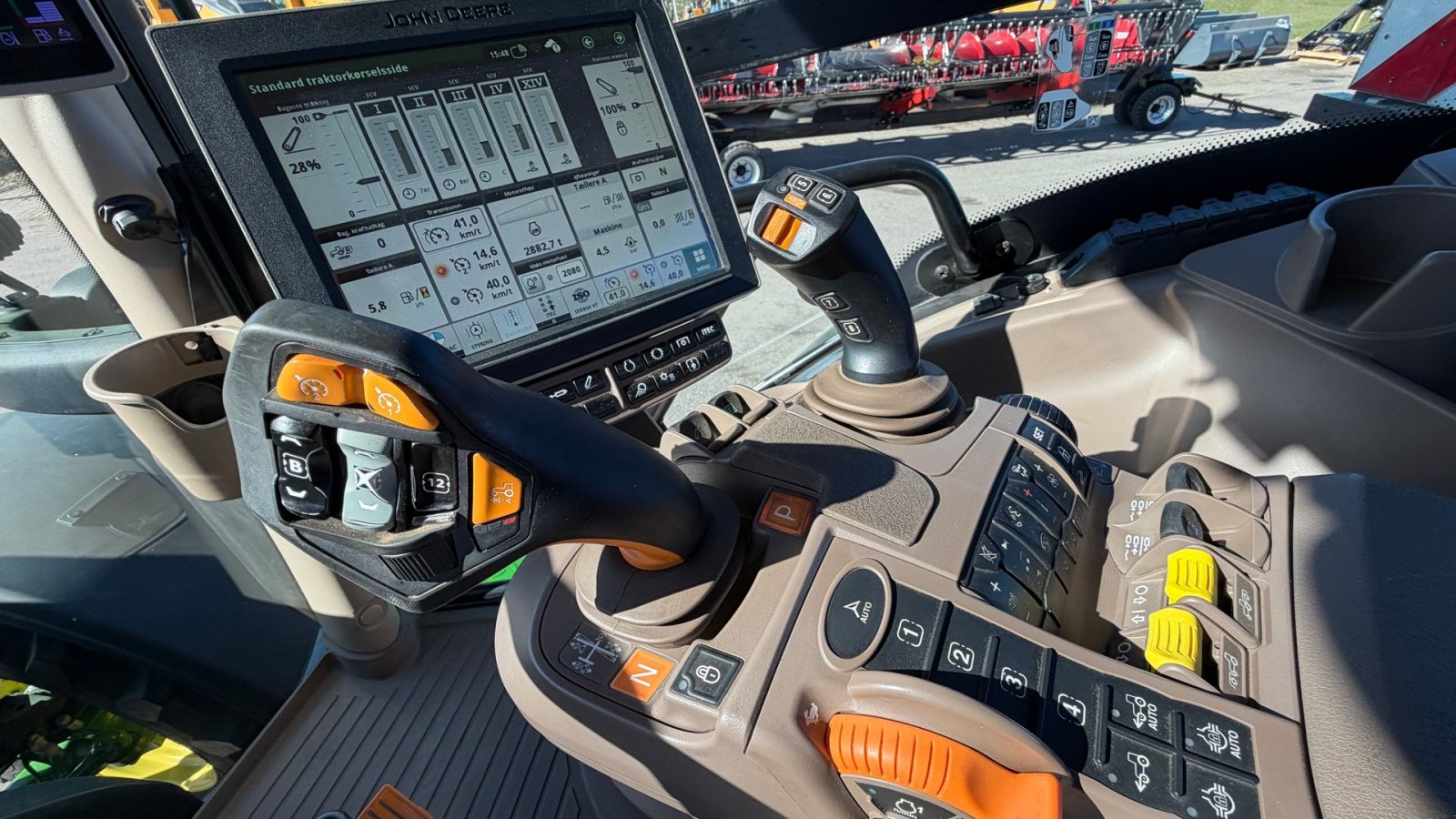 Traktor typu John Deere 6R250 KUN 2800 TIMER! MED FRONT PTO OG COMMANDPRO!, Gebrauchtmaschine v Nørager (Obrázek 17)