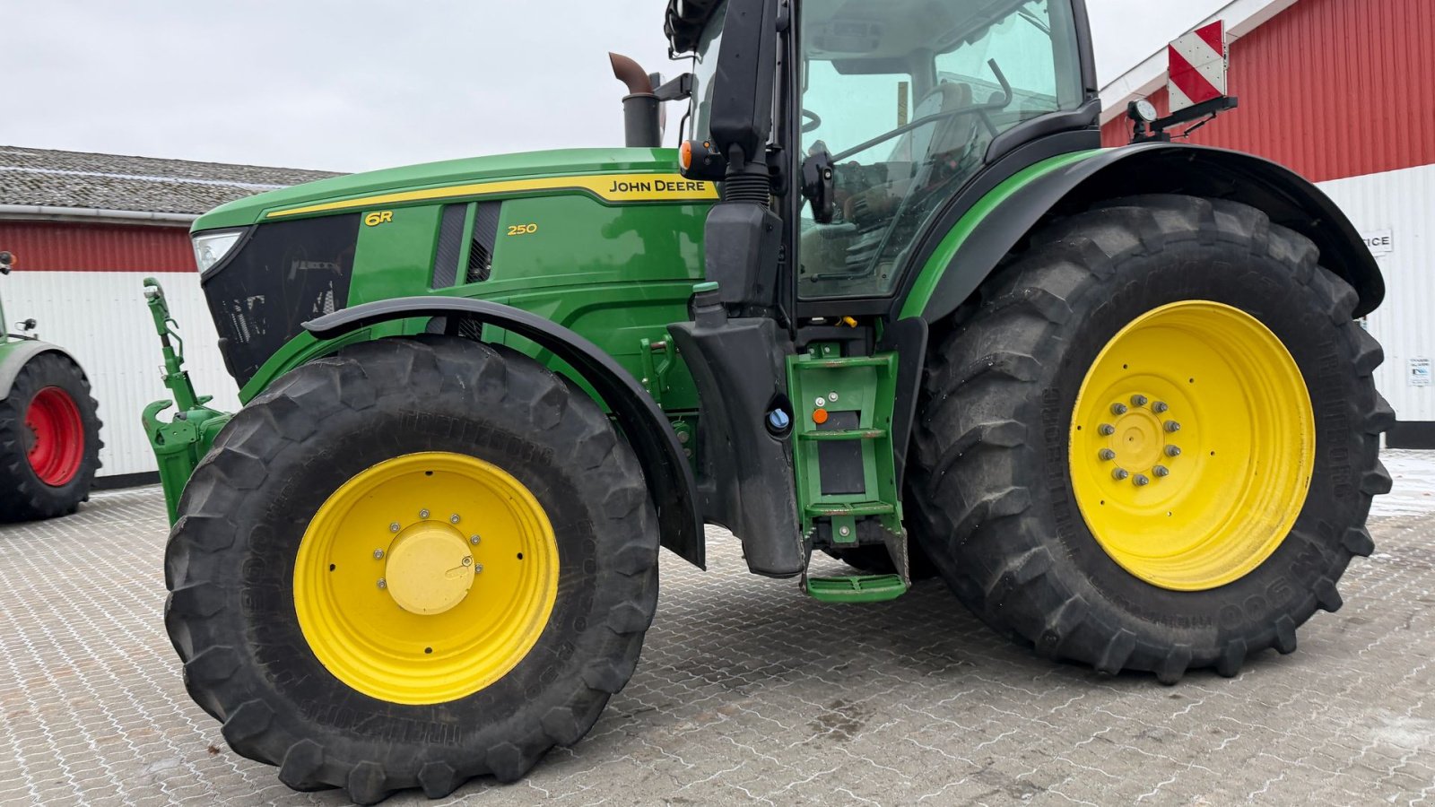 Traktor van het type John Deere 6R250 KUN 3900 TIMER!, Gebrauchtmaschine in Nørager (Foto 3)