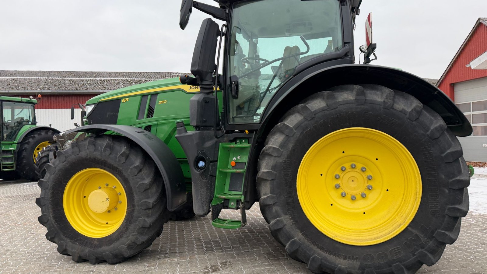 Traktor van het type John Deere 6R250 KUN 3900 TIMER!, Gebrauchtmaschine in Nørager (Foto 4)