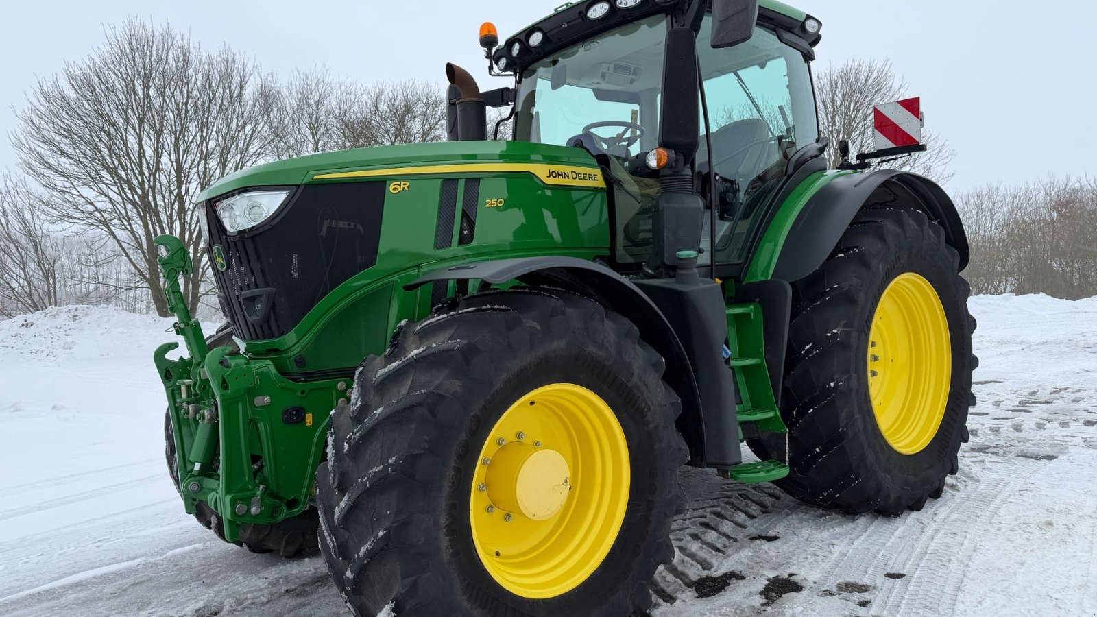 Traktor of the type John Deere 6R250 KUN 3900 TIMER!, Gebrauchtmaschine in Nørager (Picture 1)