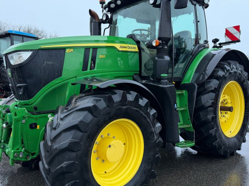 Traktor typu John Deere 6R250 KUN 4300 TIMER!, Gebrauchtmaschine v Nørager (Obrázek 1)