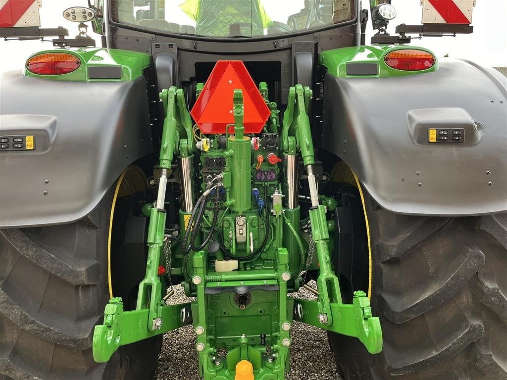 Traktor des Typs John Deere 6R250 luft og hydrauliske trailerbremse, Gebrauchtmaschine in Nørager (Bild 3)