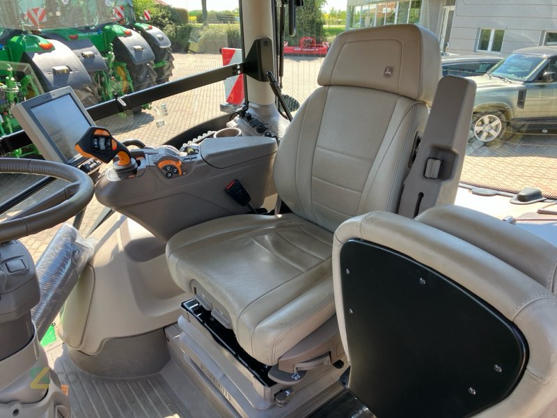 Traktor van het type John Deere 6R250 mit FKH/ CommandPro/ Garantie bis 02.2027, Gebrauchtmaschine in Jahnatal (Foto 10)
