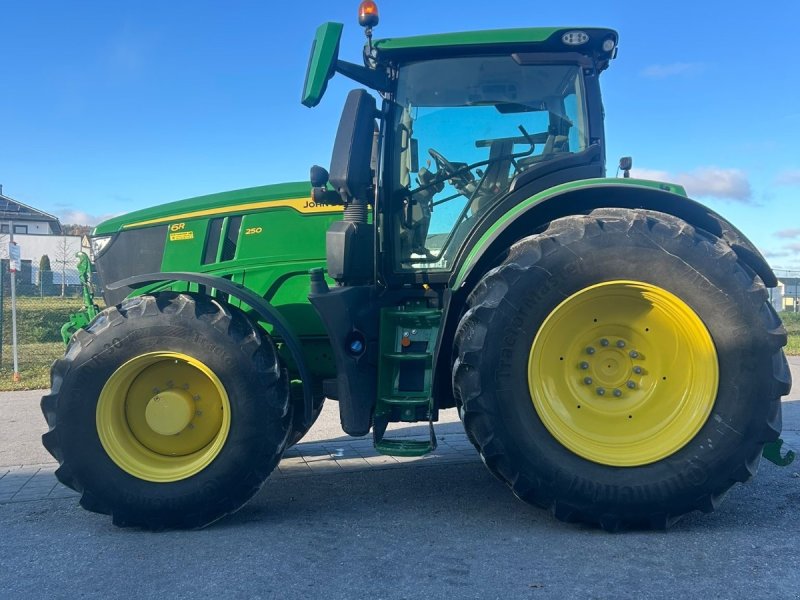 Traktor типа John Deere 6R250 mit FZ u Garantieverlängerung 6R, Gebrauchtmaschine в Seubersdorf