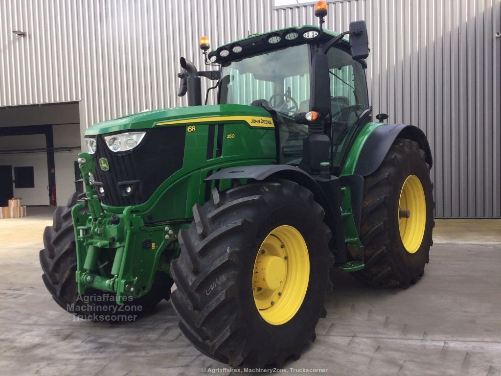 Traktor van het type John Deere 6R250, Gebrauchtmaschine in azerailles (Foto 1)