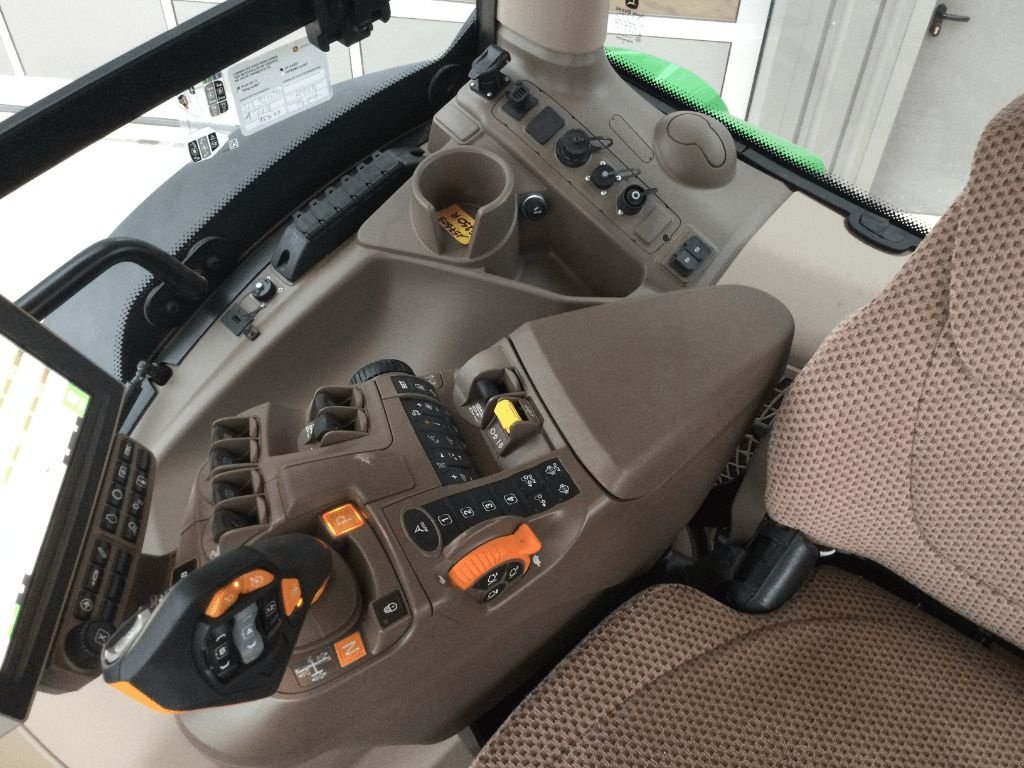 Traktor typu John Deere 6R250, Gebrauchtmaschine v azerailles (Obrázek 8)