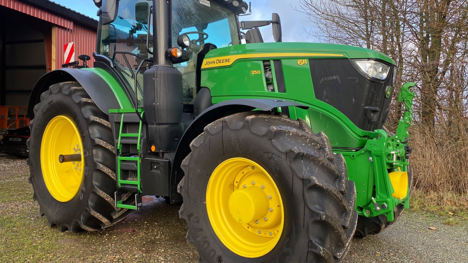 Traktor des Typs John Deere 6R250, Gebrauchtmaschine in Bredsten (Bild 1)