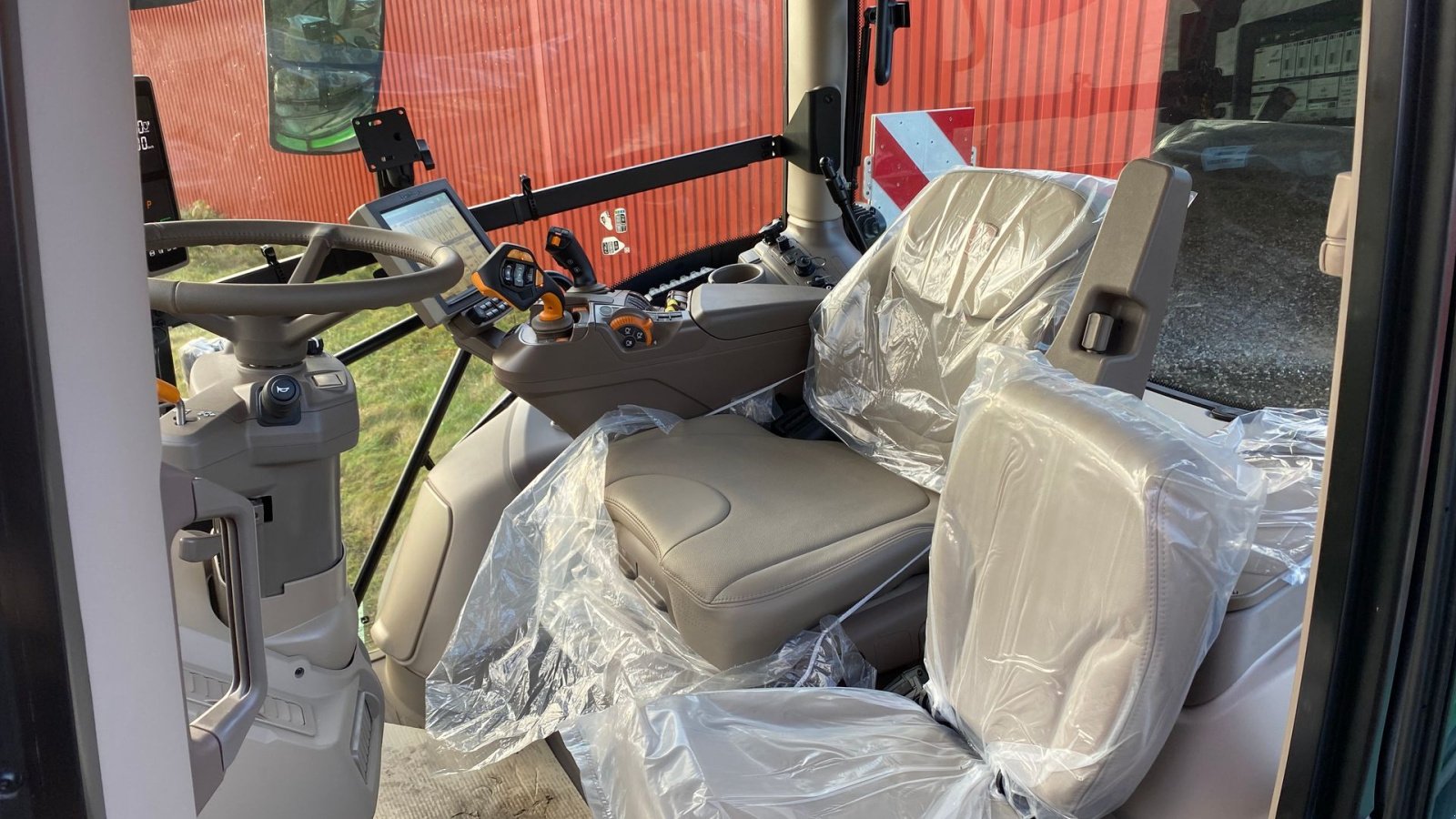 Traktor des Typs John Deere 6R250, Gebrauchtmaschine in Bredsten (Bild 4)