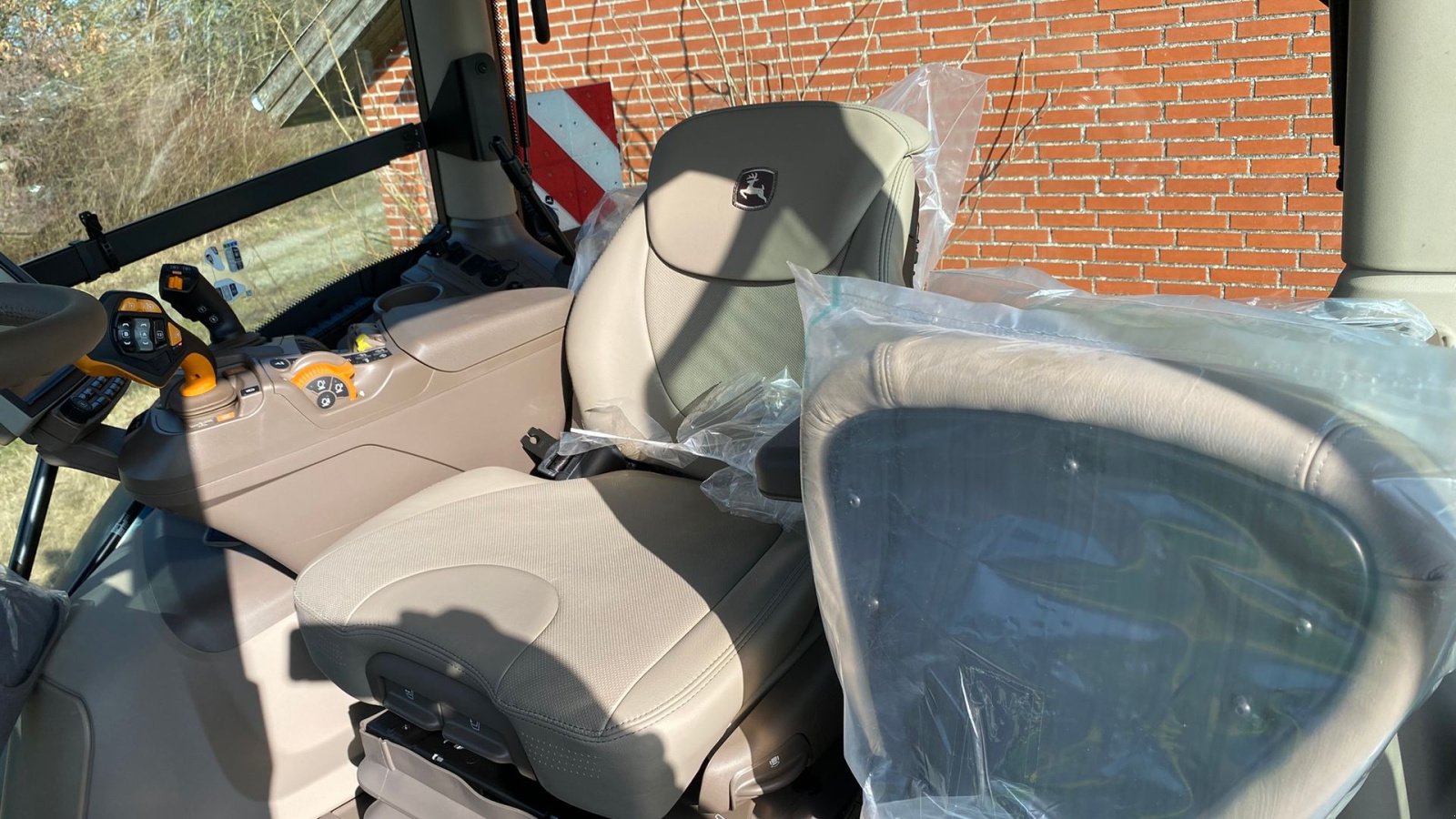 Traktor типа John Deere 6R250, Gebrauchtmaschine в Bredsten (Фотография 5)