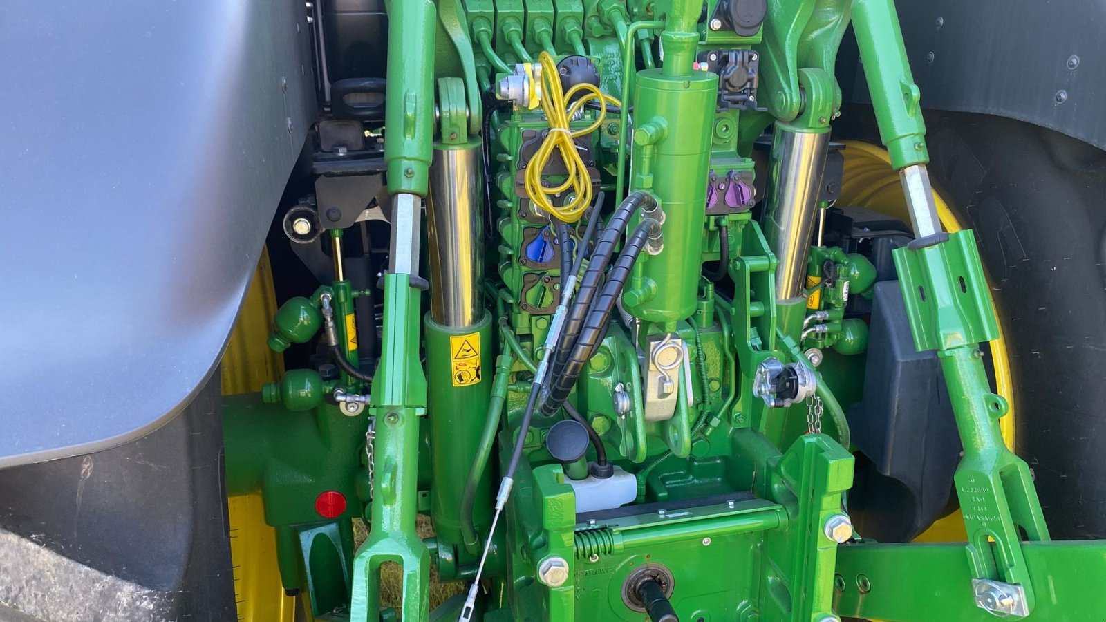 Traktor от тип John Deere 6R250, Gebrauchtmaschine в Bredsten (Снимка 4)