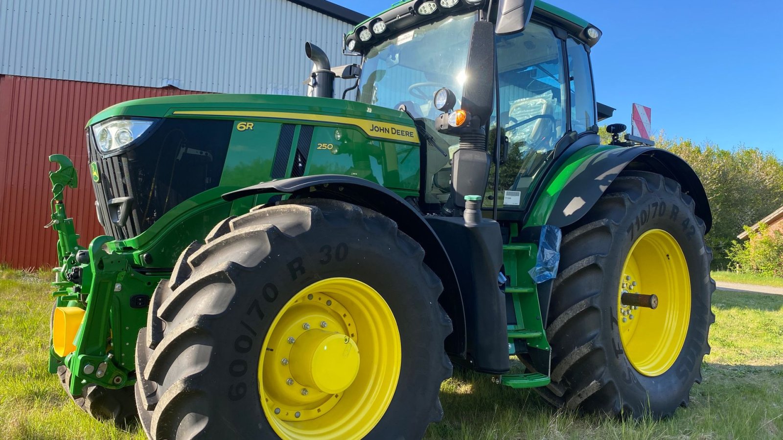 Traktor от тип John Deere 6R250, Gebrauchtmaschine в Bredsten (Снимка 3)