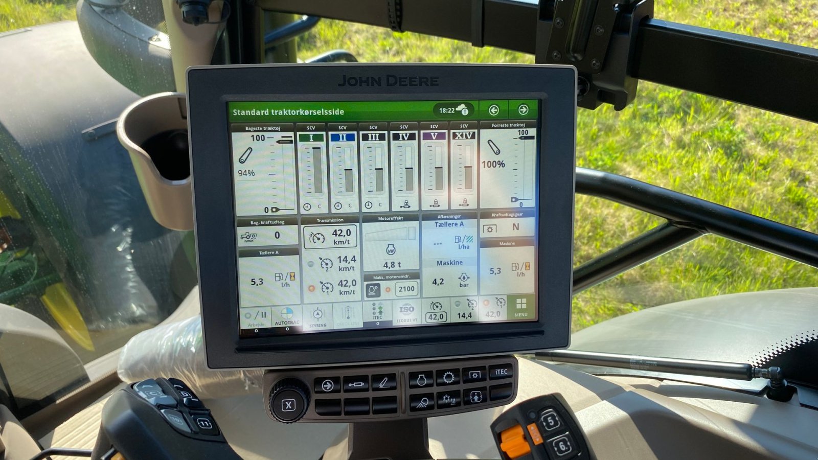 Traktor от тип John Deere 6R250, Gebrauchtmaschine в Bredsten (Снимка 6)