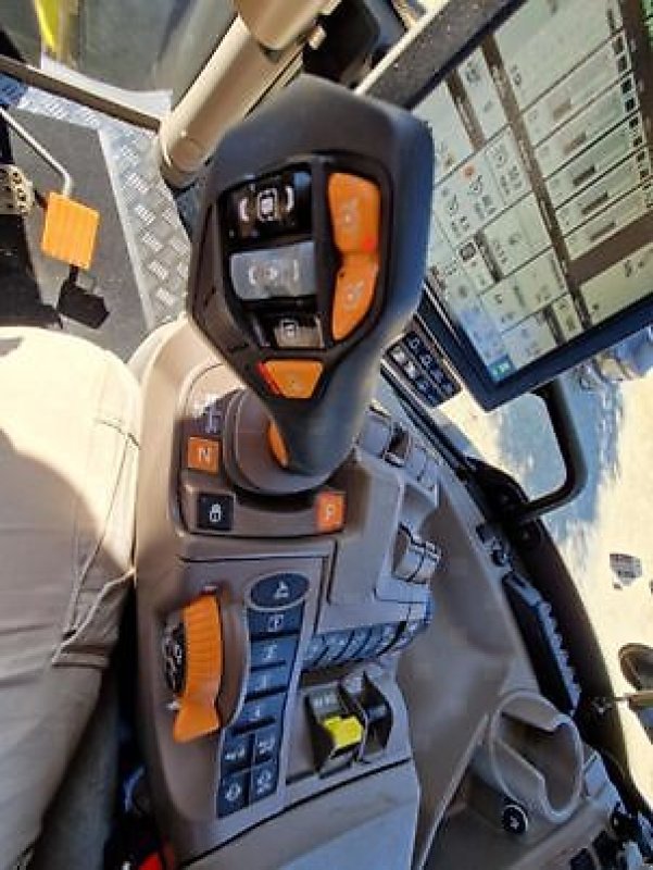 Traktor типа John Deere 6R250, Gebrauchtmaschine в Monferran-Savès (Фотография 13)