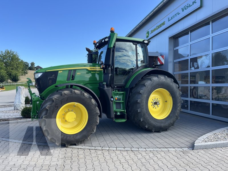 Traktor des Typs John Deere 6R250, Gebrauchtmaschine in Tettenweis I Karpfham (Bild 1)