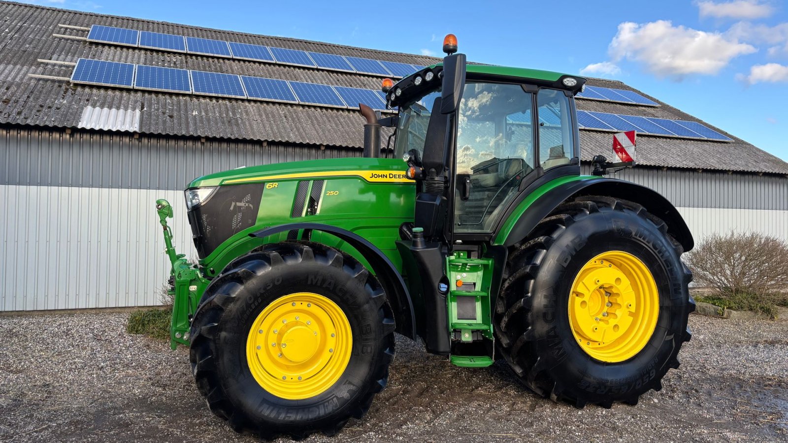 Traktor van het type John Deere 6R250, Gebrauchtmaschine in Bælum (Foto 1)