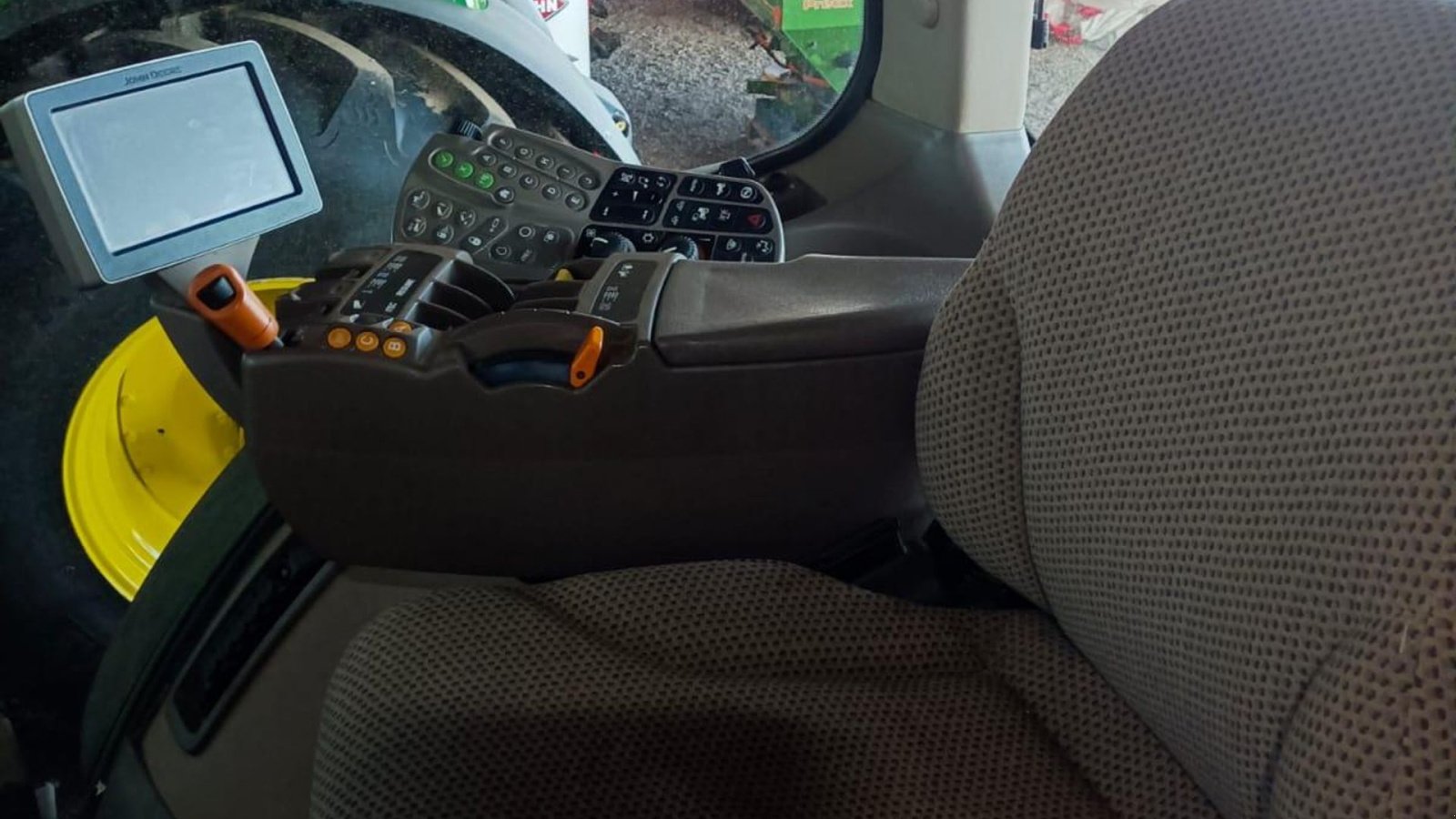 Traktor του τύπου John Deere 7200R . Kun  5.700 timer. Giv et bud!, Gebrauchtmaschine σε Kolding (Φωτογραφία 7)