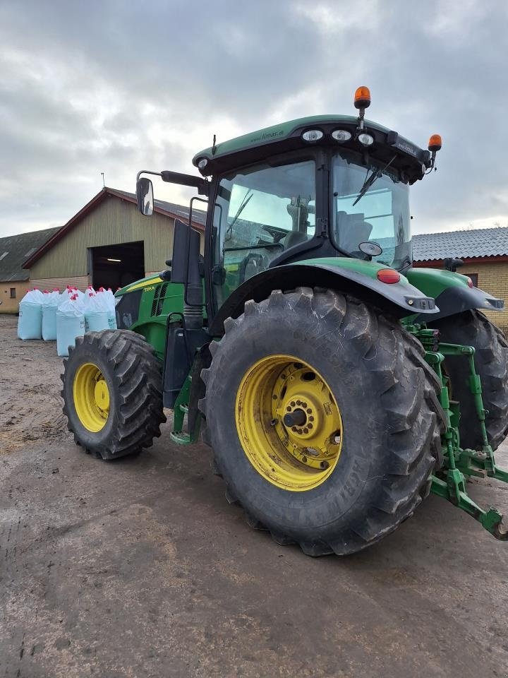 Traktor des Typs John Deere 7215R, Gebrauchtmaschine in Maribo (Bild 5)