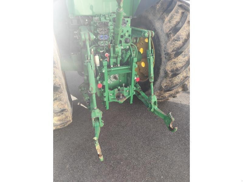 Traktor типа John Deere 7215R, Gebrauchtmaschine в SAINT GENEST D'AMBIERE (Фотография 8)